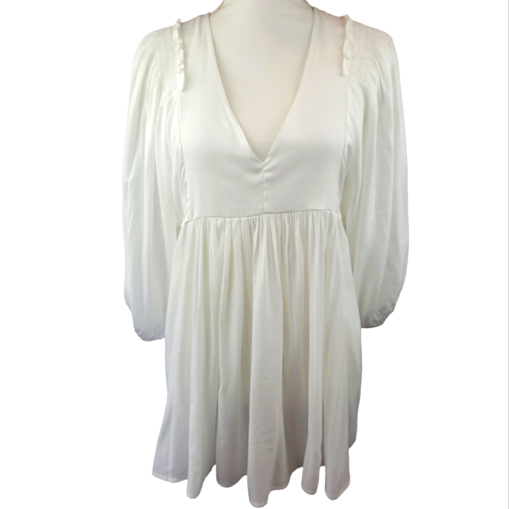 C'isa Deep V Neck Mini or Tunic Size Small in White/Cream